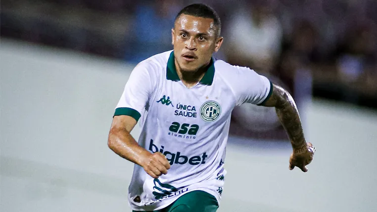 João Paulo brilha no Guarani e alcança 251 jogos em Brasileiros