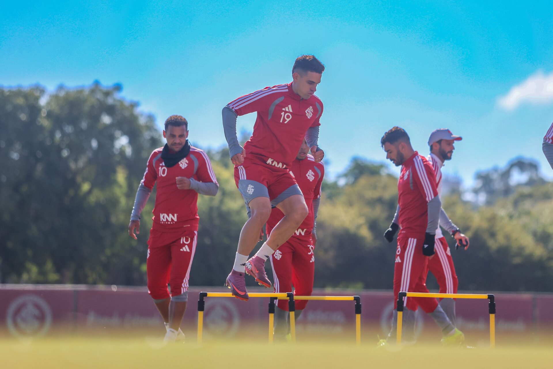 Internacional intensifica preparação para duelo decisivo contra Vitória no Brasileirão