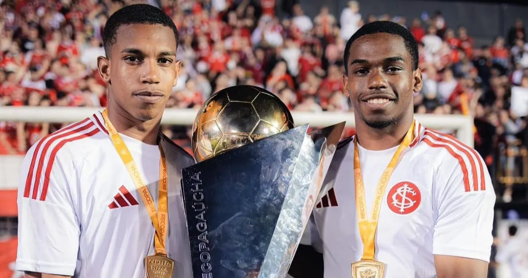Internacional vence Recopa Gaúcha e celebra estreia histórica dos irmãos Luiz Felipe e João Victor
