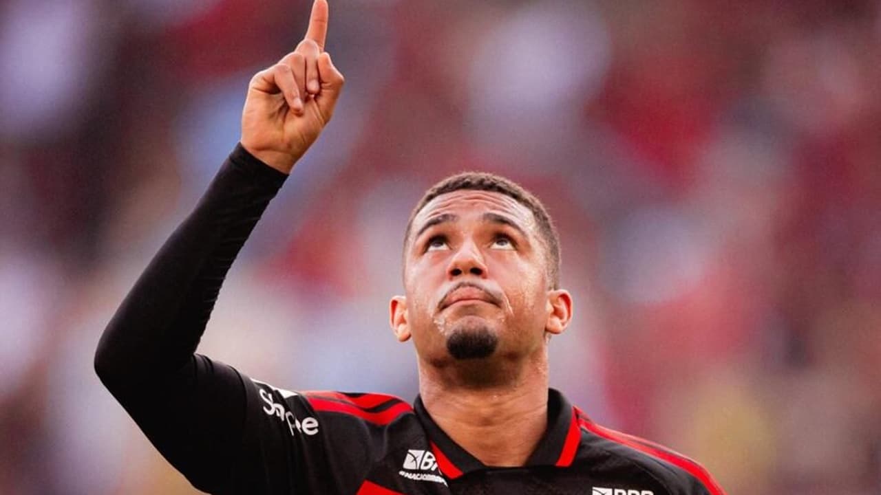 Samuel Lino brilha e garante vitória do Flamengo sobre Coritiba no Brasileirão