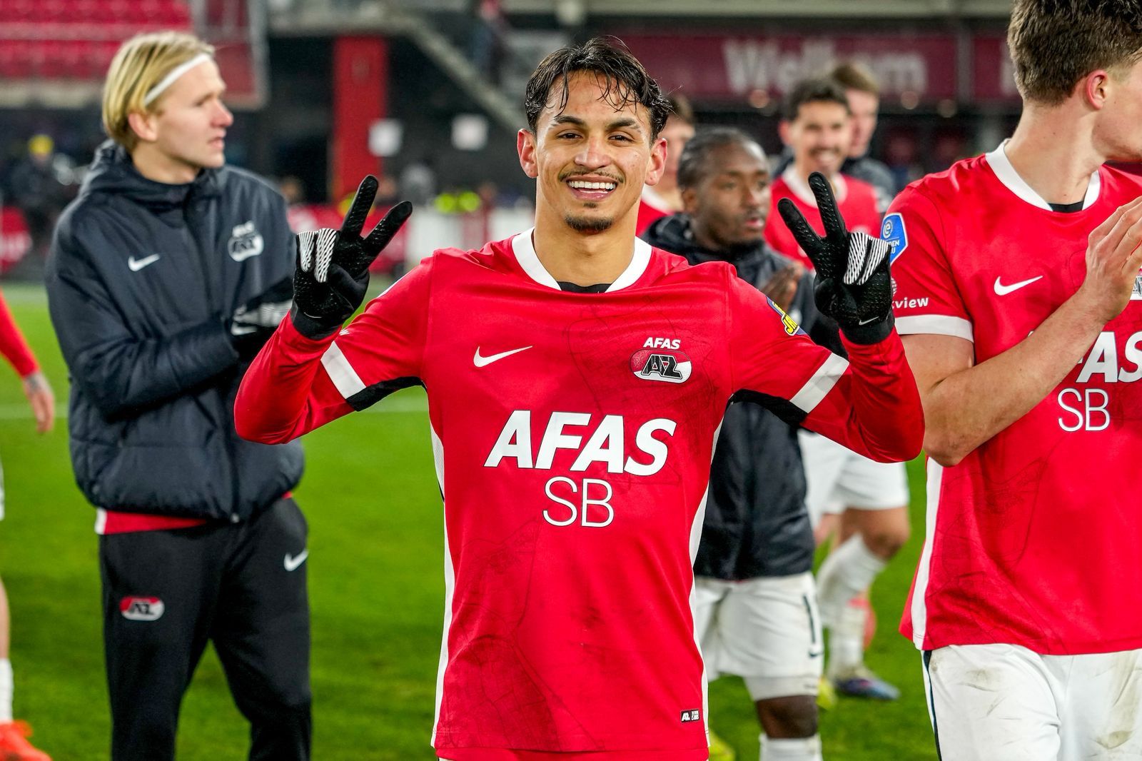 Weslley Patati brilha no AZ Alkmaar e conquista título após estreia na Europa