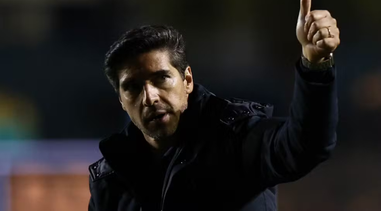 Abel Ferreira rebate críticas e destaca liderança do Palmeiras em 2026