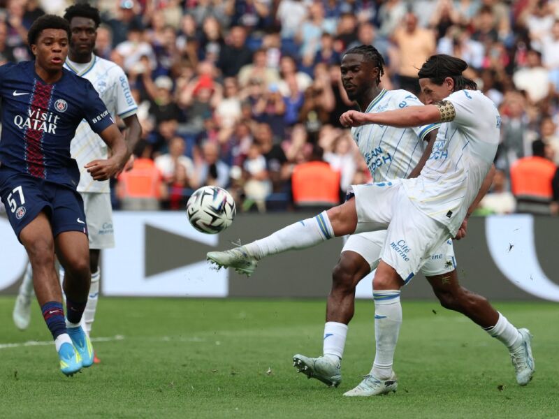 PSG tropeça contra Lorient e vê Lens se aproximar na Ligue 1