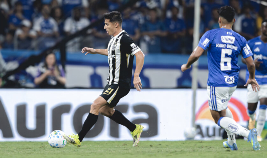Atlético-MG vence Cruzeiro por 3 a 1 em clássico quente com três expulsões no Mineirão