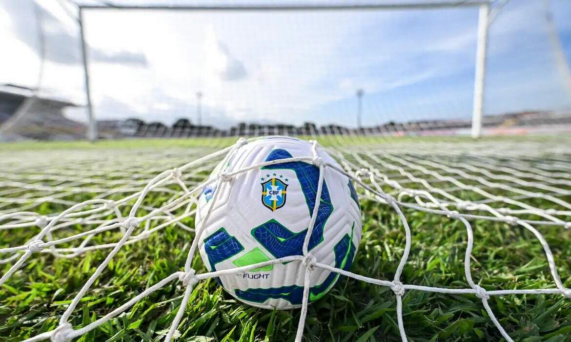 Como as Regras do Futebol Moldam Estratégias e Transformam o Jogo