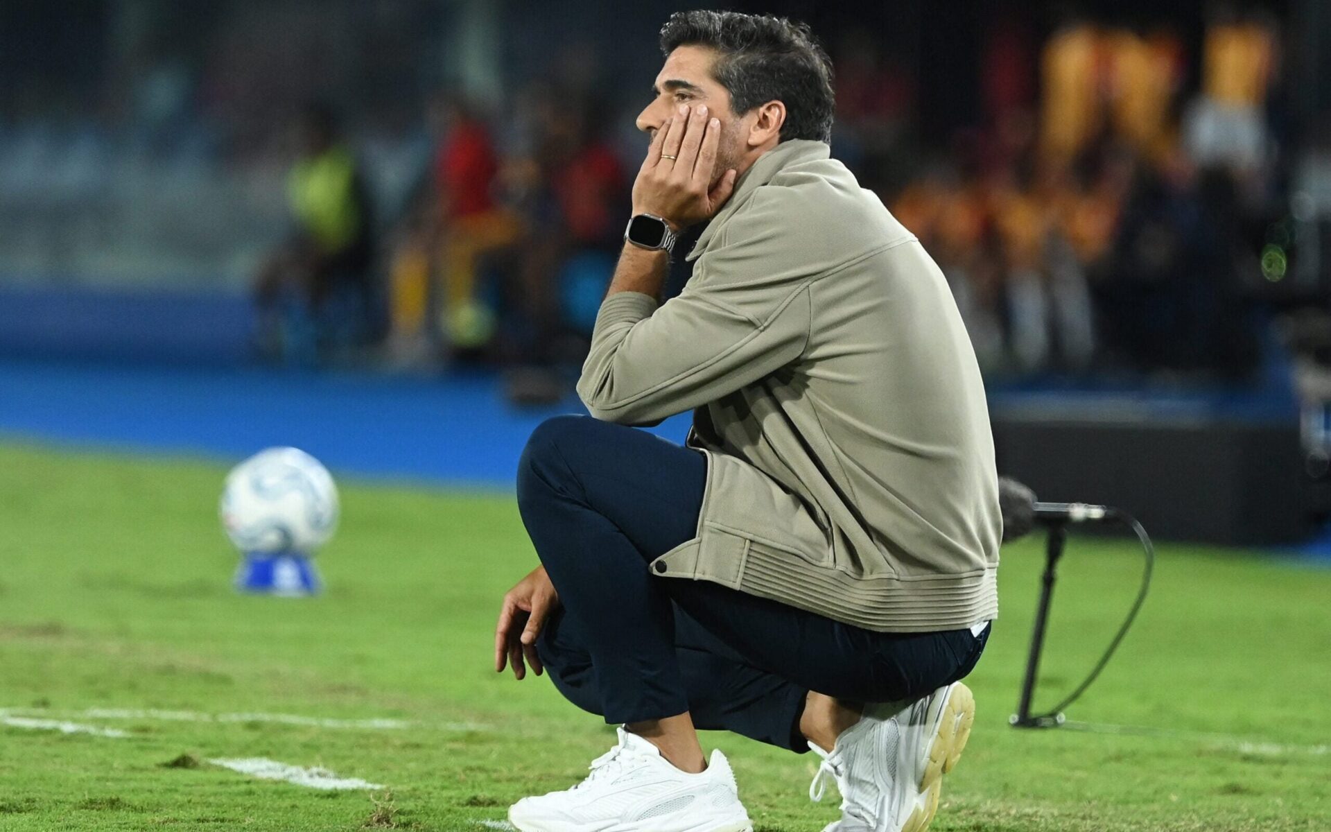 Abel Ferreira critica calendário apertado e alerta sobre desgaste dos jogadores do Palmeiras