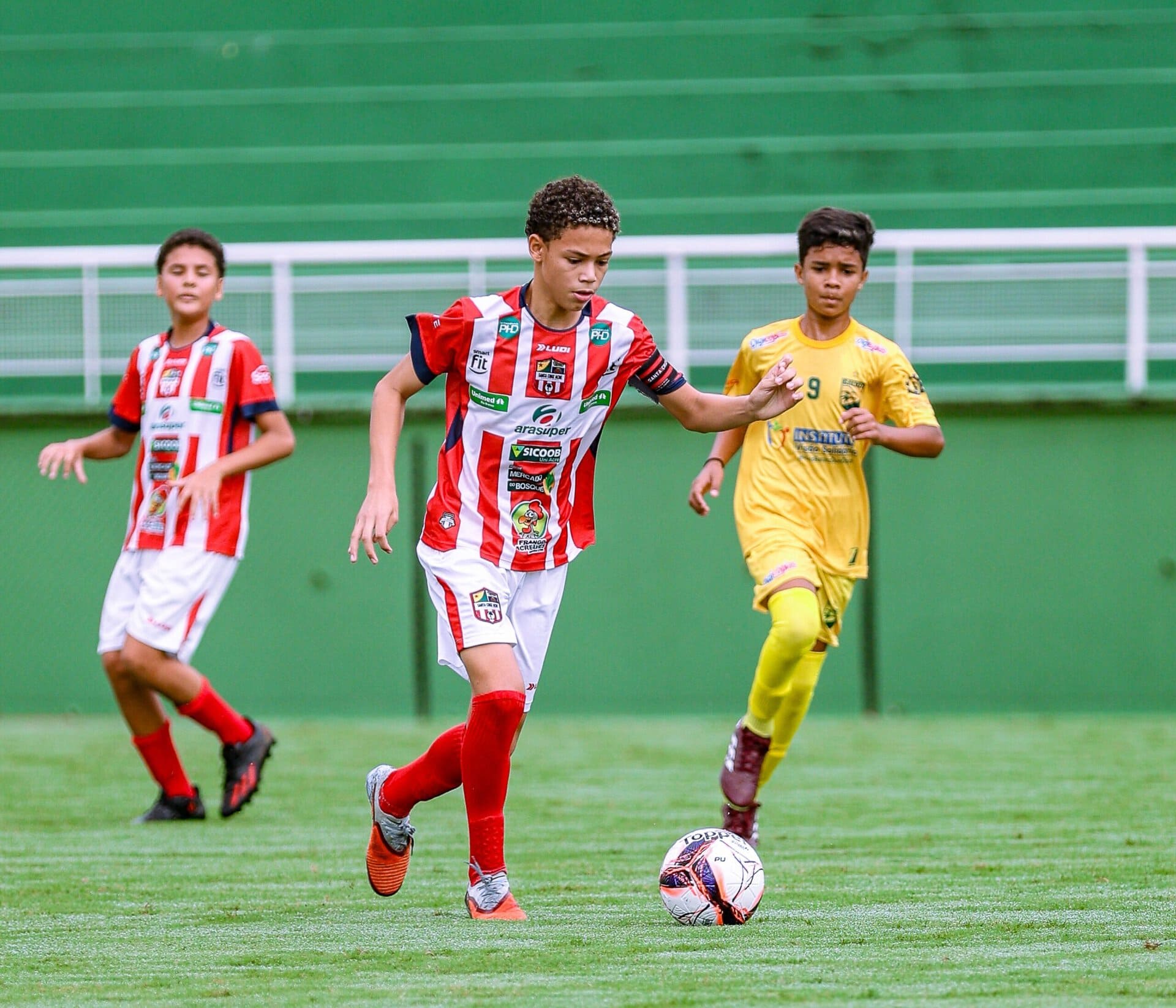 Santa Cruz e Furacão do Norte duelam pelo título da Copa Acre Sub-13 neste sábado