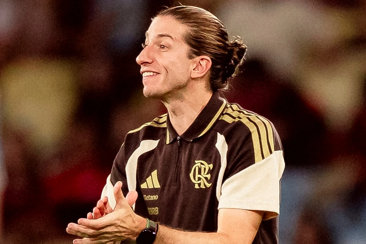 Filipe Luís está próximo de assumir o comando do Bayer Leverkusen na Europa