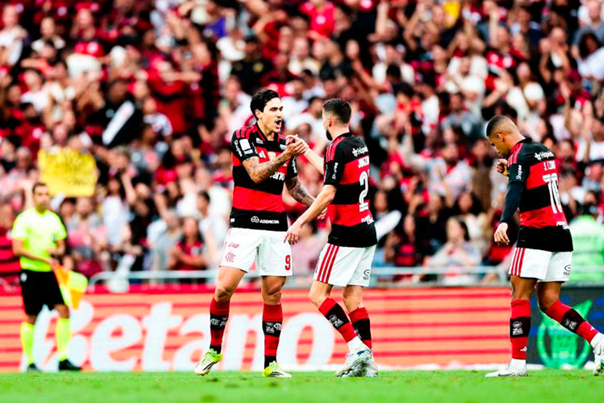 Flamengo busca vitória contra Grêmio para encostar no Palmeiras no Brasileirão