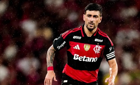 Arrascaeta recebe alta após cirurgia e inicia recuperação no Flamengo