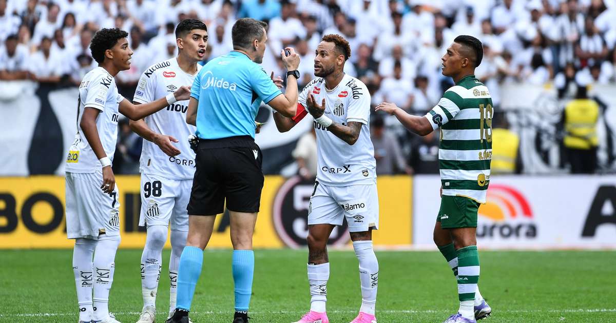 Erro na substituição de Neymar gera polêmica na derrota do Santos para o Coritiba