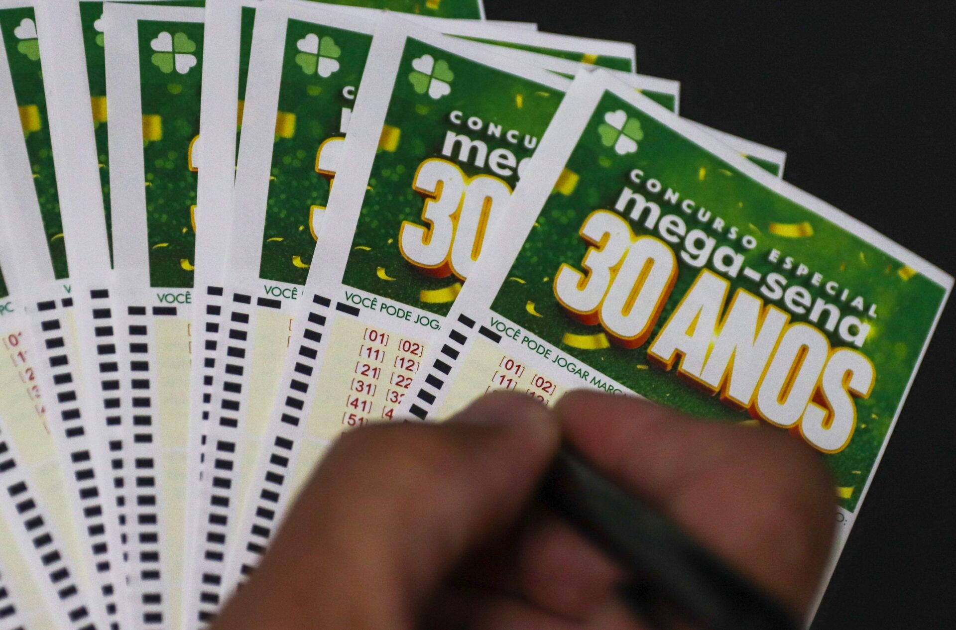 Mega-Sena premia apostas no Rio e em Fortaleza com sorteios milionários