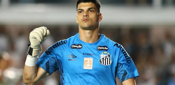 Gabriel Brazão é liberado para jogo contra o Vitória após efeito suspensivo no STJD