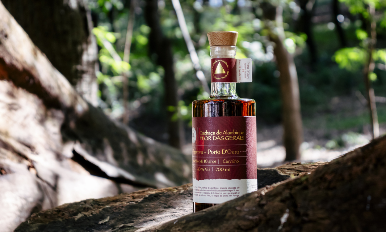Flor das Gerais conquista prata na França e reforça liderança da cachaça orgânica brasileira