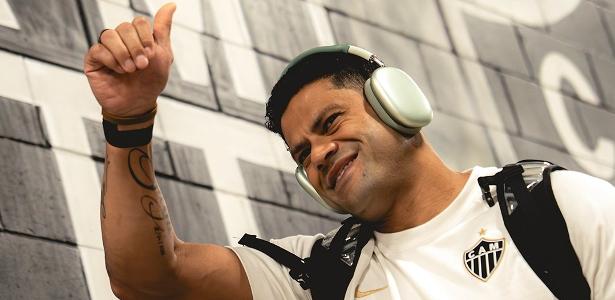 Atlético-MG celebra vitória sobre Cruzeiro em despedida emocionante de Hulk