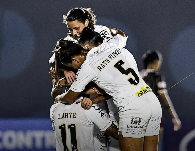Santos domina Fluminense e conquista vitória importante no Brasileirão Feminino
