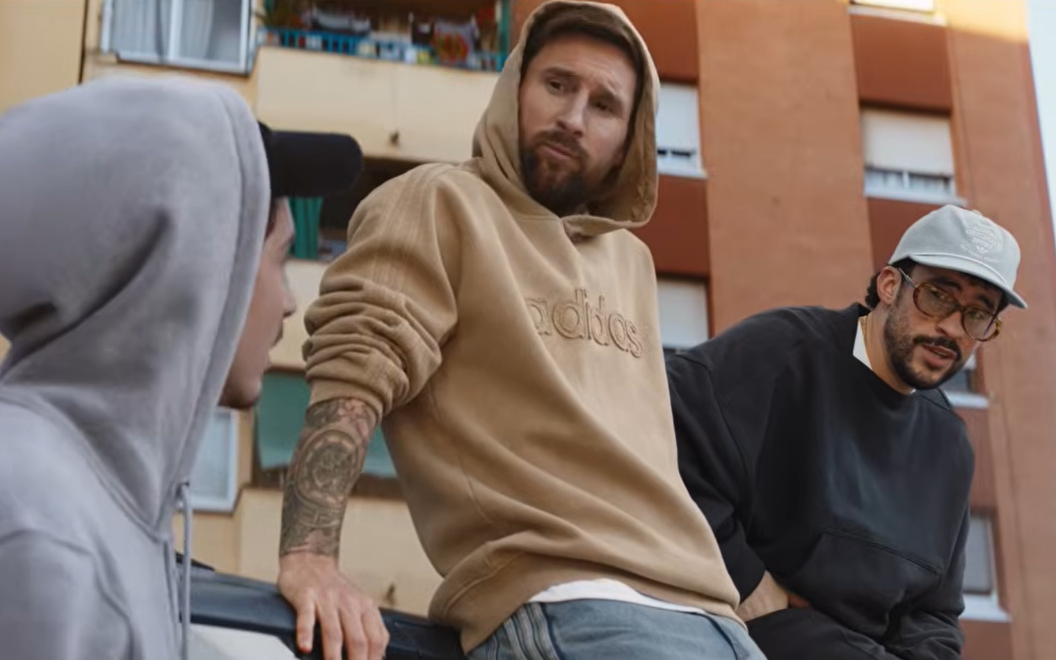 Adidas reúne lendas do futebol e celebridades em campanha histórica para a Copa do Mundo