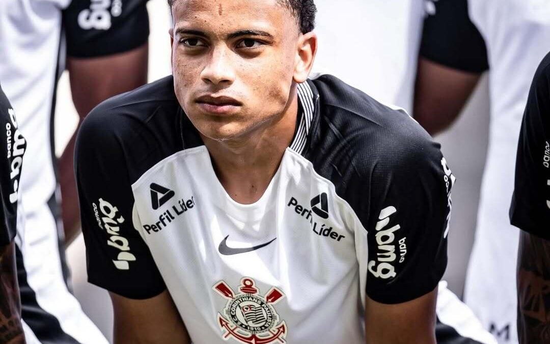 Corinthians surpreende e convoca jovem promessa Nicollas para duelo contra Mirassol