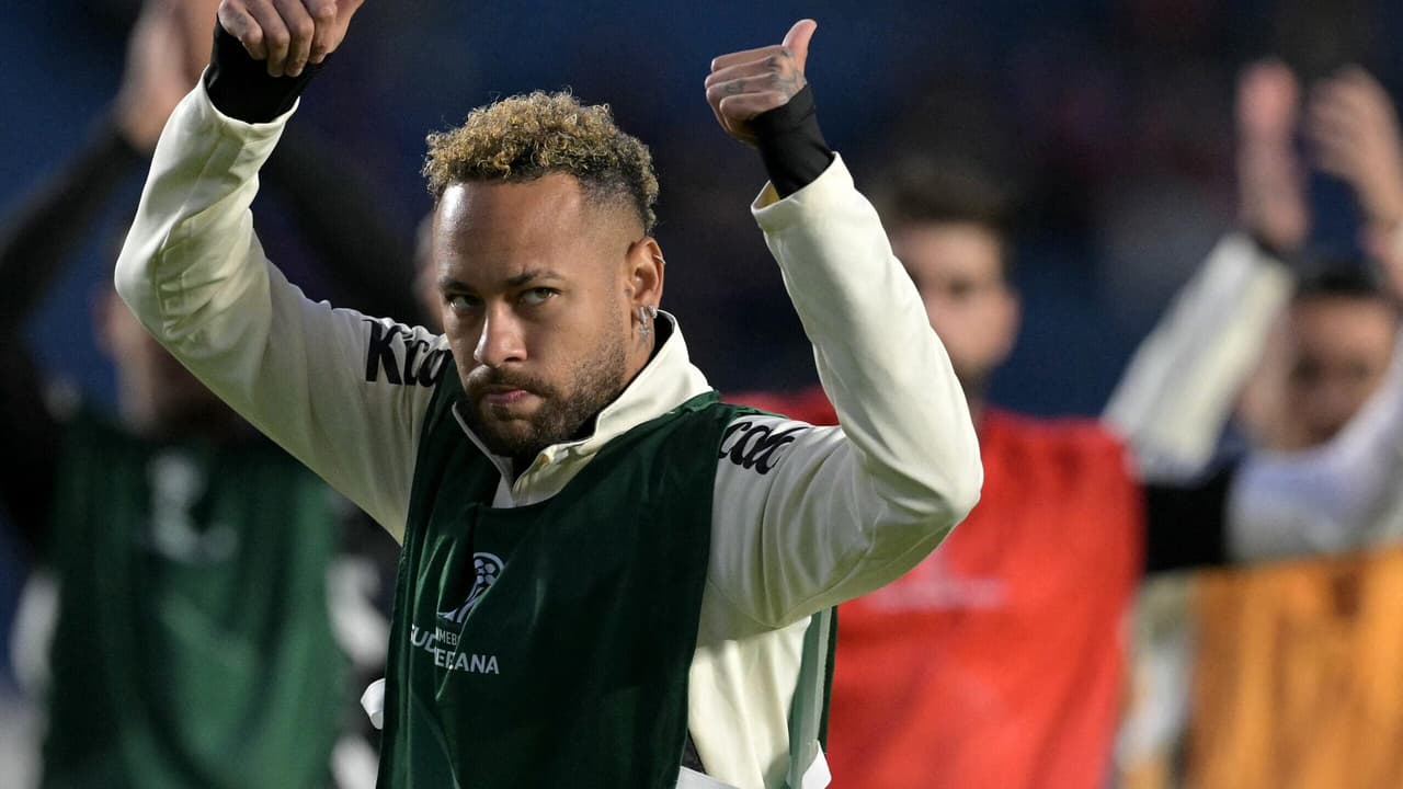 Neymar sofre lesão na panturrilha e vira dúvida para estreia do Brasil na Copa