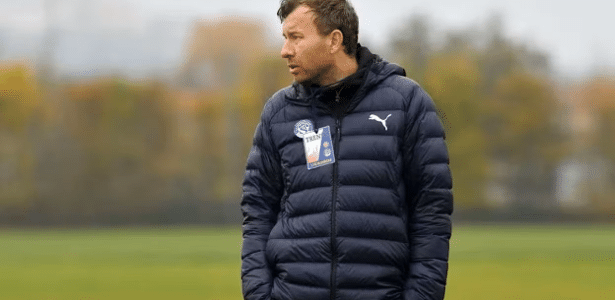 Treinador tcheco Petr Vlachovsky é banido do futebol pela Uefa após escândalo de assédio