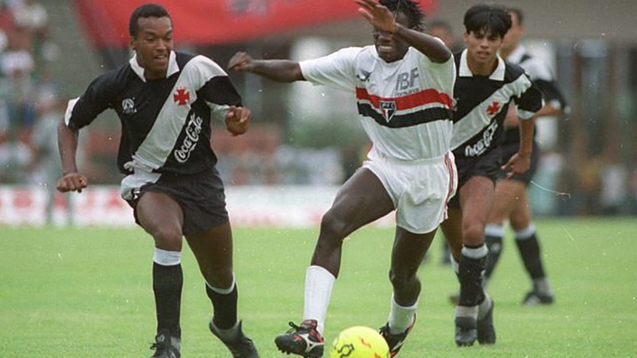 Pimentel: Relembre a carreira e saiba o que faz o ex-lateral do Vasco e Palmeiras