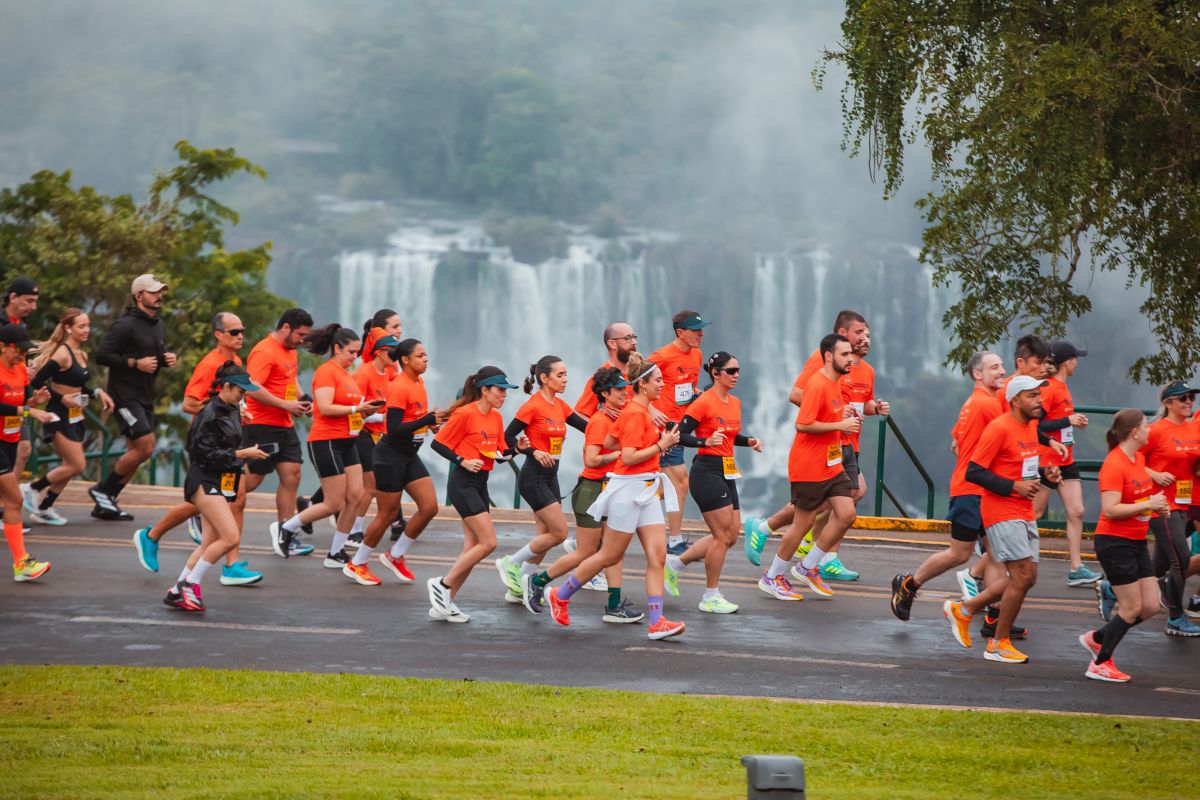 Meia das Cataratas 2026: Corrida histórica atrai 6 mil atletas em cenário único
