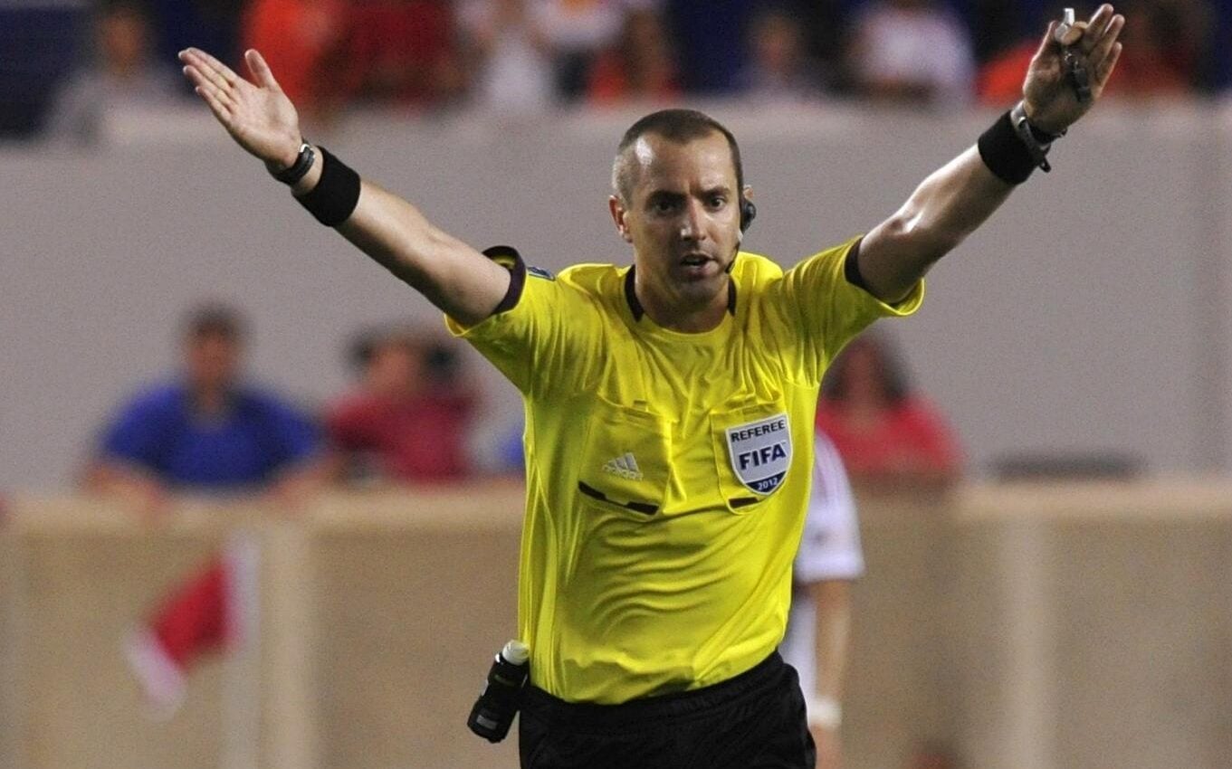 Regra de vantagem no futebol: entenda como ela muda o ritmo das partidas