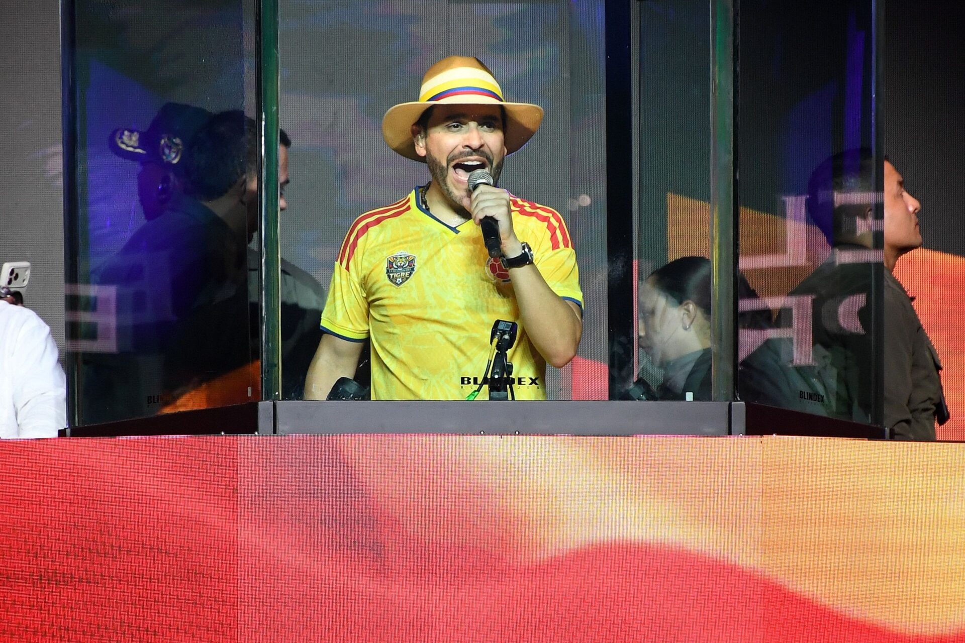 Justiça proíbe uso da camisa da seleção colombiana em campanha de candidato de ultradireita