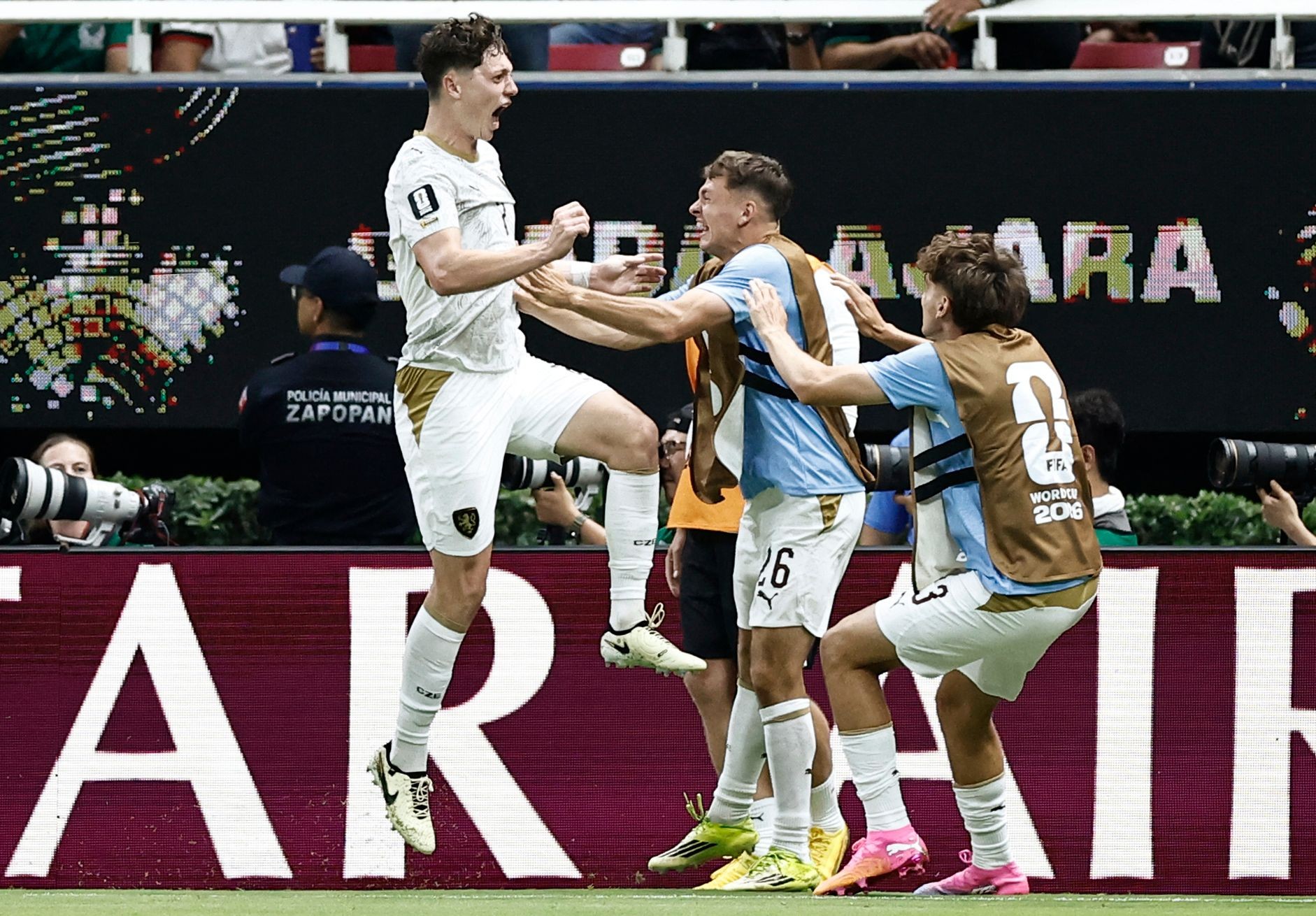 Tchéquia surpreende Coreia do Sul com golaço de Krejci em jogo disputado no México – imagem do artigo