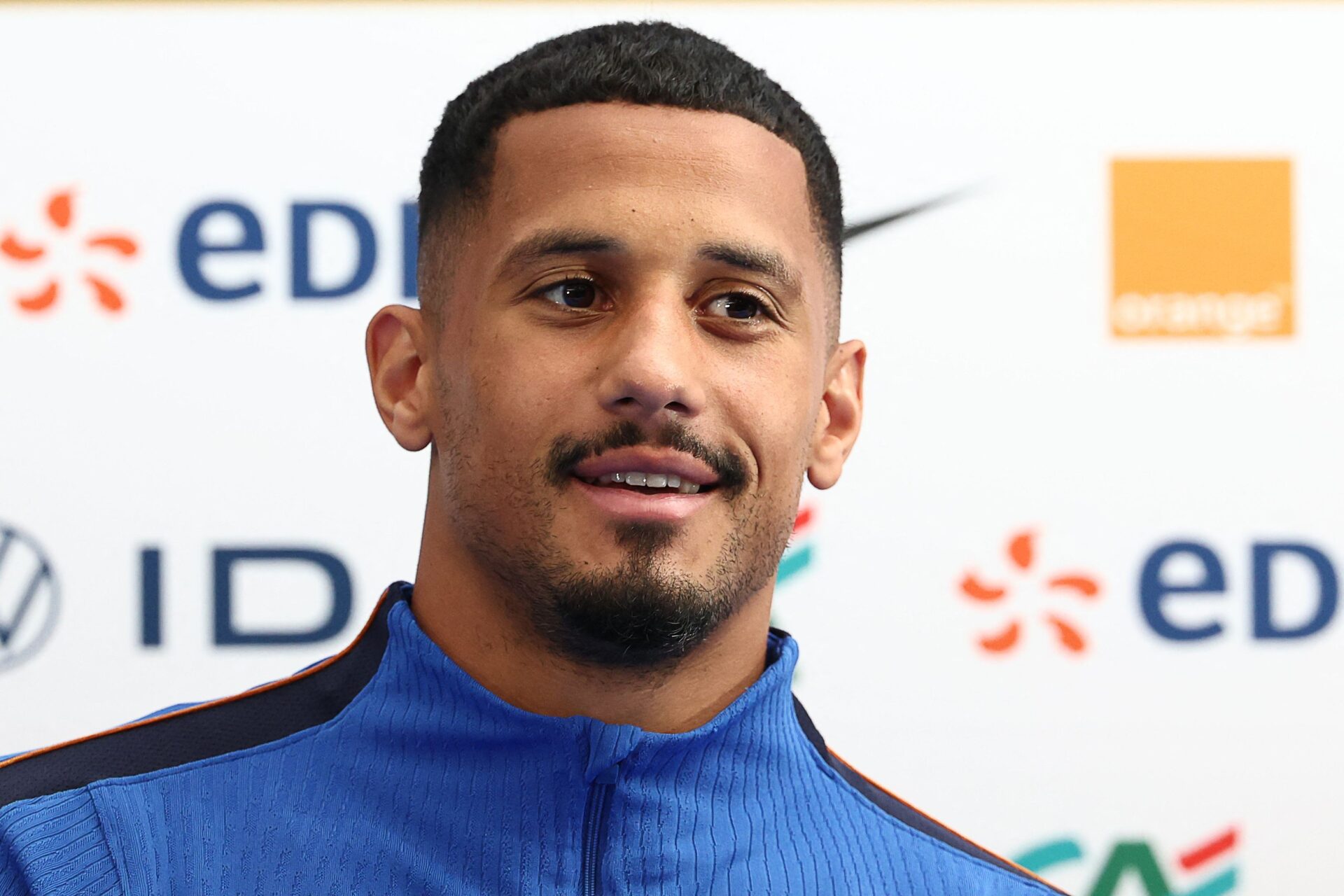 William Saliba revela luta contra dores nas costas durante temporada histórica do Arsenal