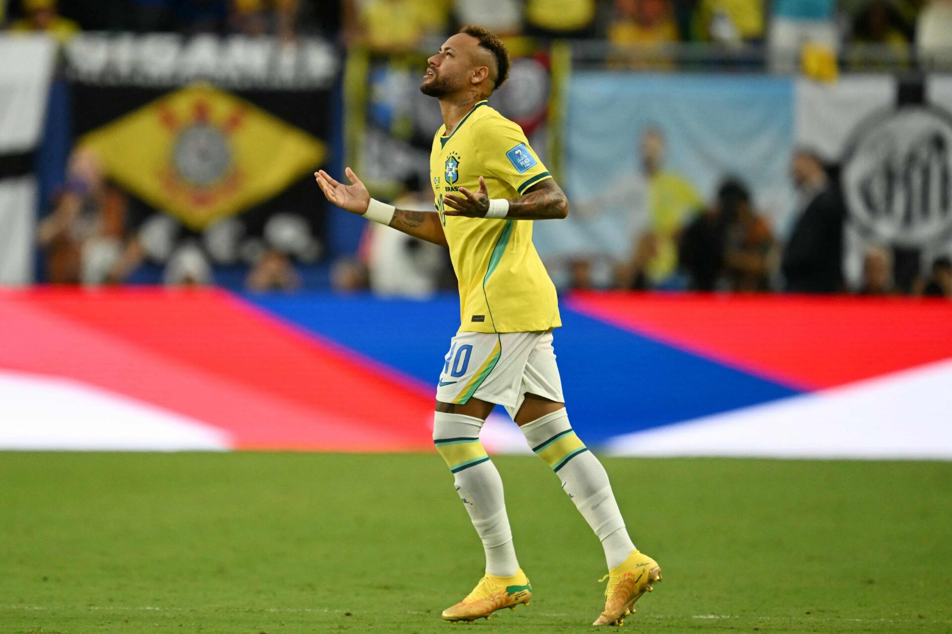 Neymar Volta à Copa do Mundo e Encanta a Torcida Após Longa Ausência