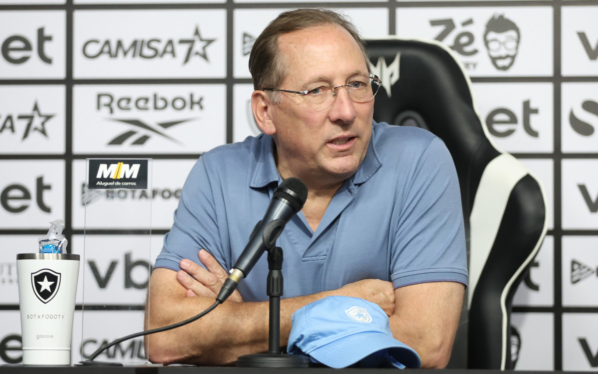 John Textor reafirma controle de 90% das ações do Botafogo e critica clube associativo