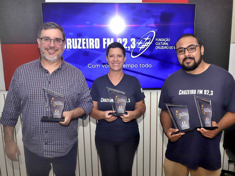 Cruzeiro FM domina o Concurso Jornalístico e Publicitário de 2026 com quatro prêmios