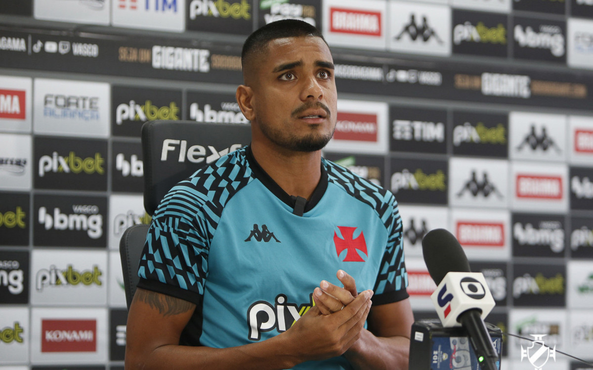 Léo Matos deixa Vasco para assumir cargo de diretor técnico na Grécia