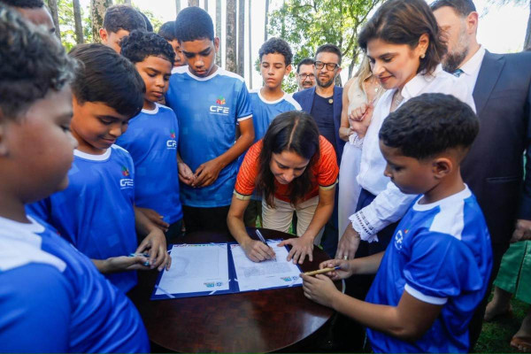 Raquel Lyra anuncia construção de 203 Areninhas para transformar o futebol em Pernambuco