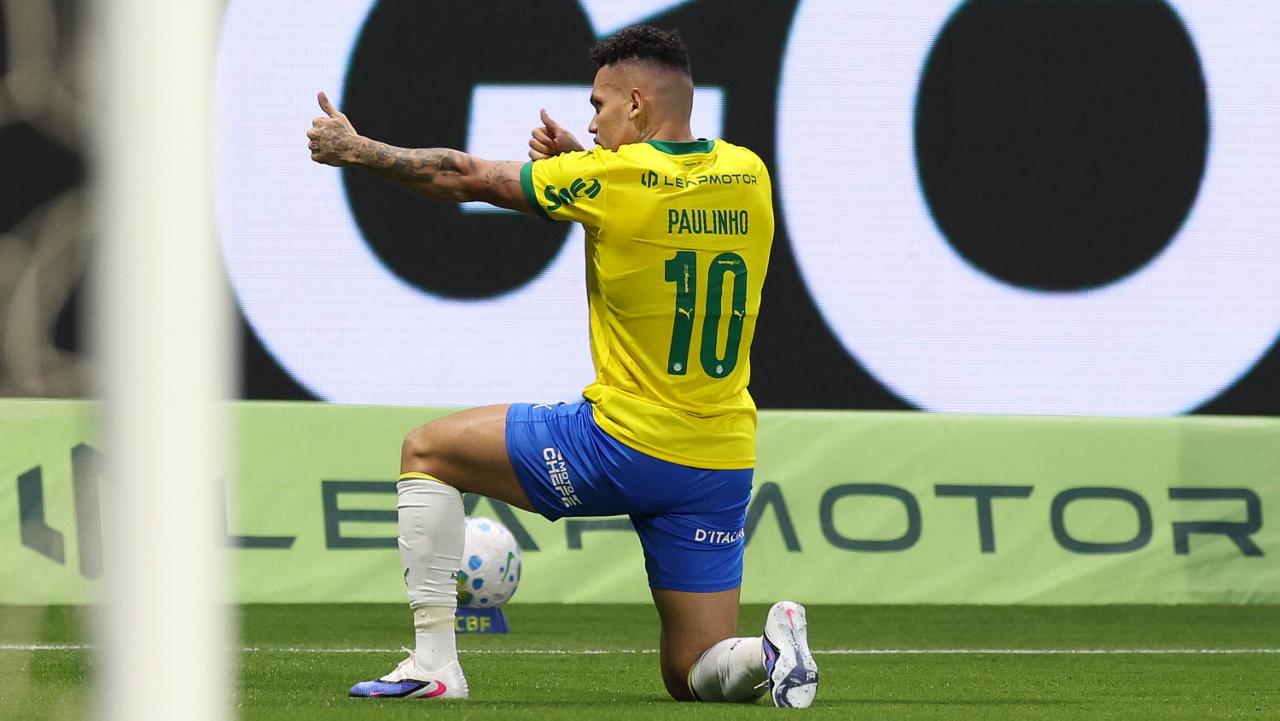 Paulinho mostra força no Palmeiras e mira vaga entre os titulares