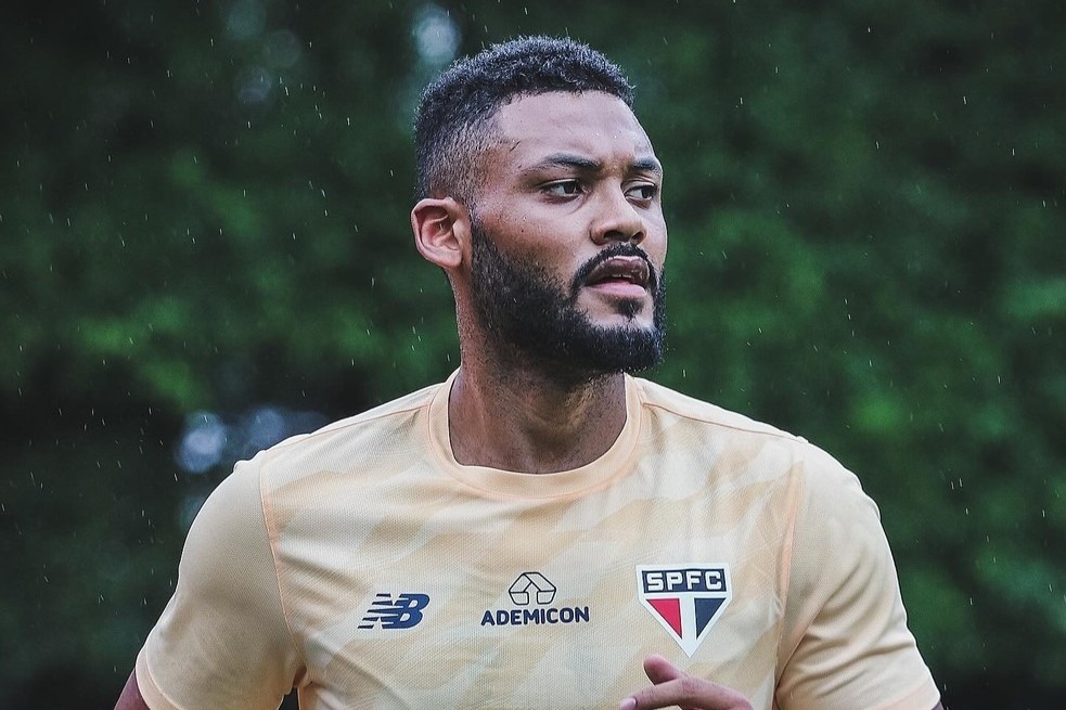 São Paulo intensifica treinos e Sabino dá sinais de recuperação no CT da Barra Funda