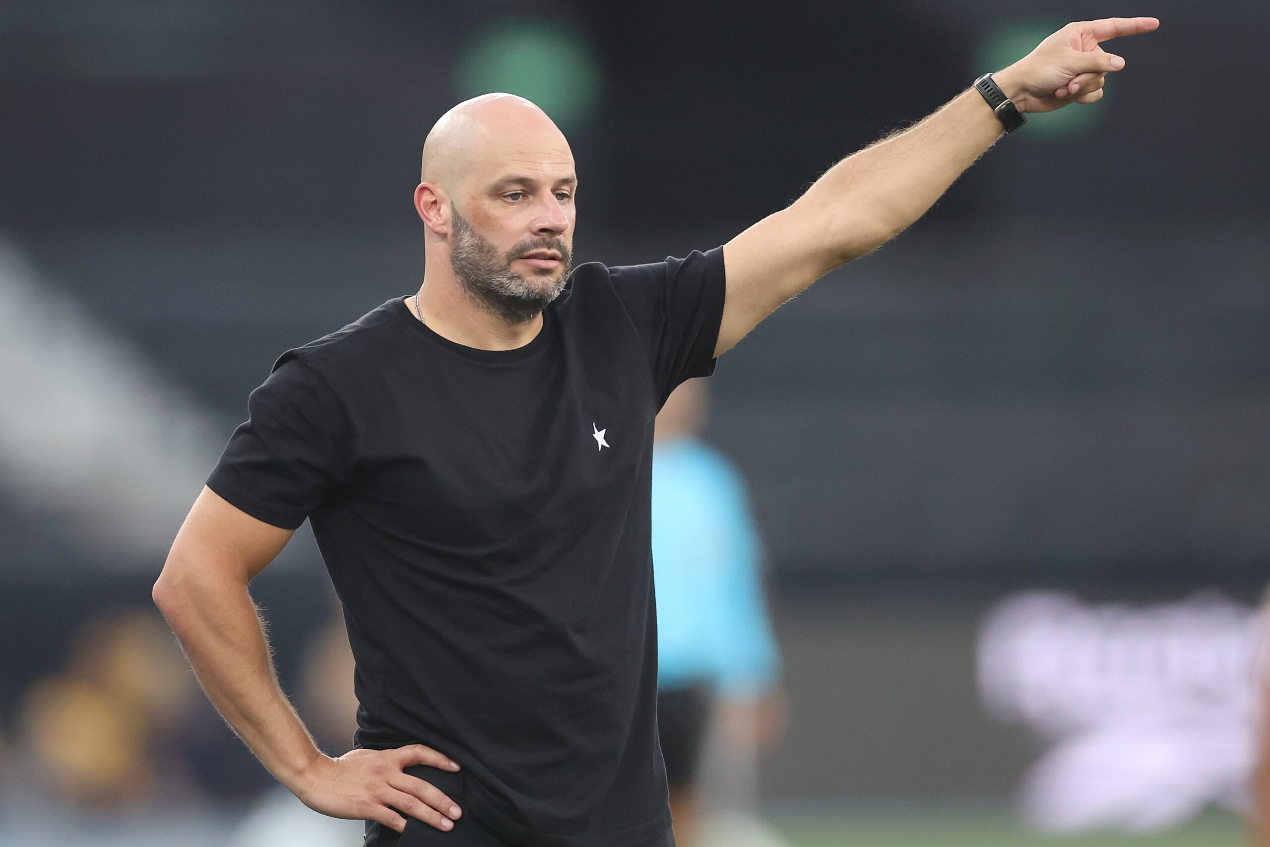 Franclim Carvalho no Botafogo: Futuro Ainda É Mistério Após Interesse do Vasco