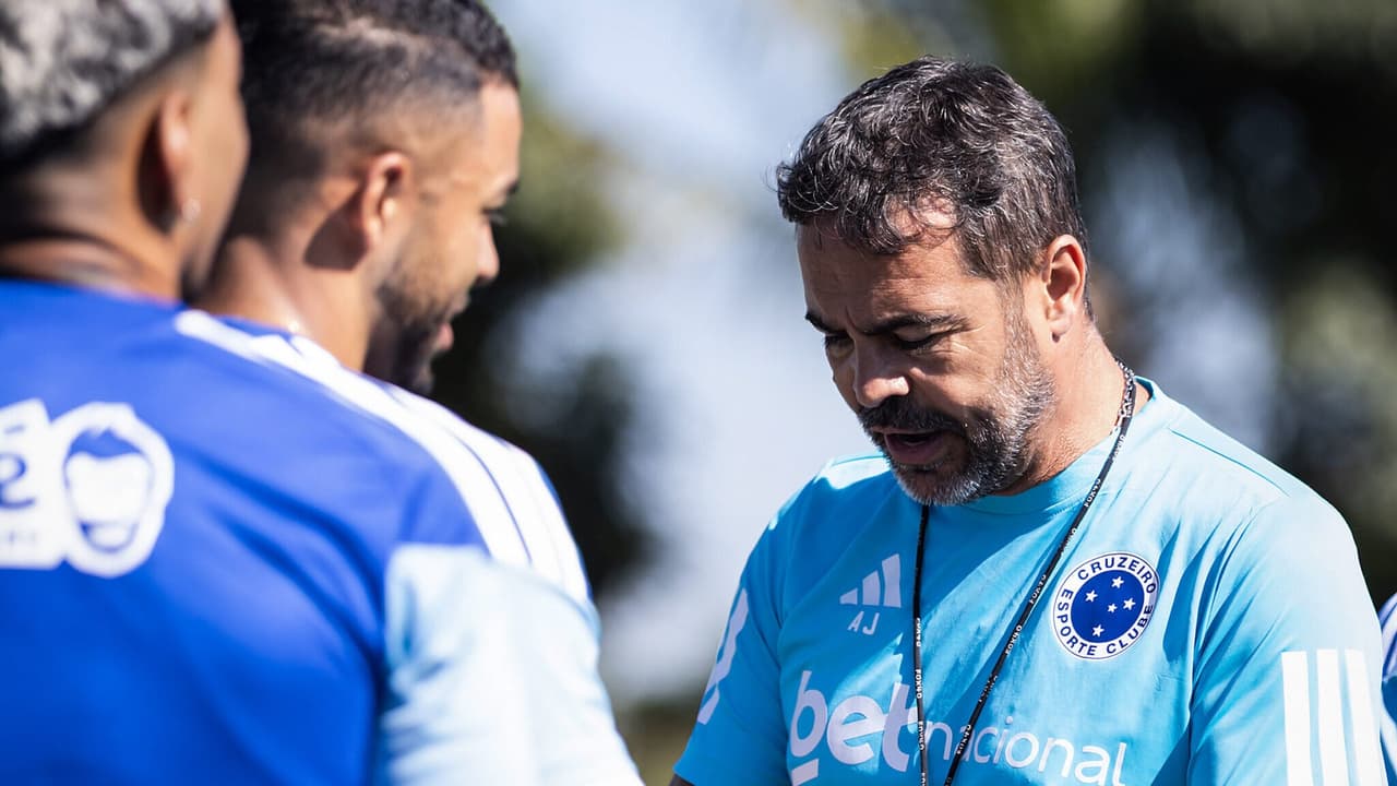 Cruzeiro ajusta elenco e mira reforços pontuais para temporada de 2026