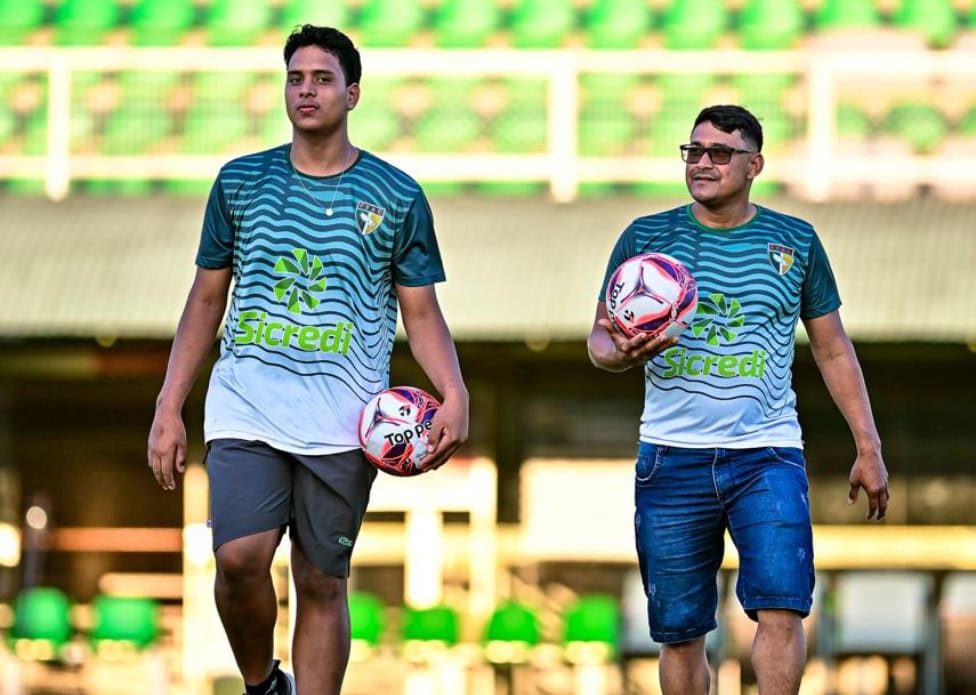 Erick Garcia e Carlos Rodrigues: os gandulas que aceleram o ritmo do futebol acreano