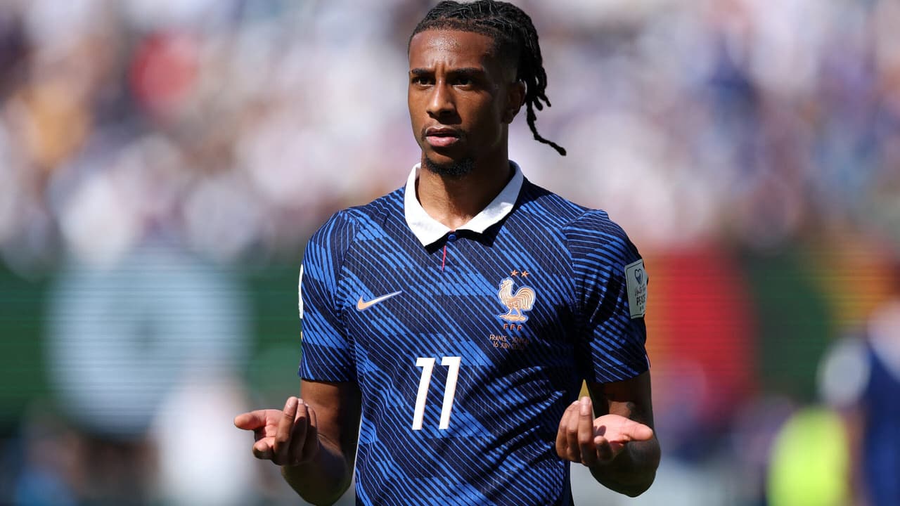 Michael Olise brilha no Bayern de Munique e se destaca na seleção francesa em 2026
