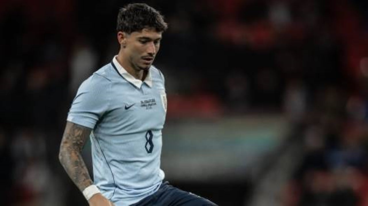 Emiliano Martínez ganha destaque como opção no meio-campo do Uruguai para estreia na Copa