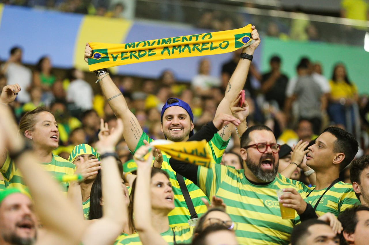 Paixão pelo futebol brasileiro se intensifica durante grandes torneios internacionais