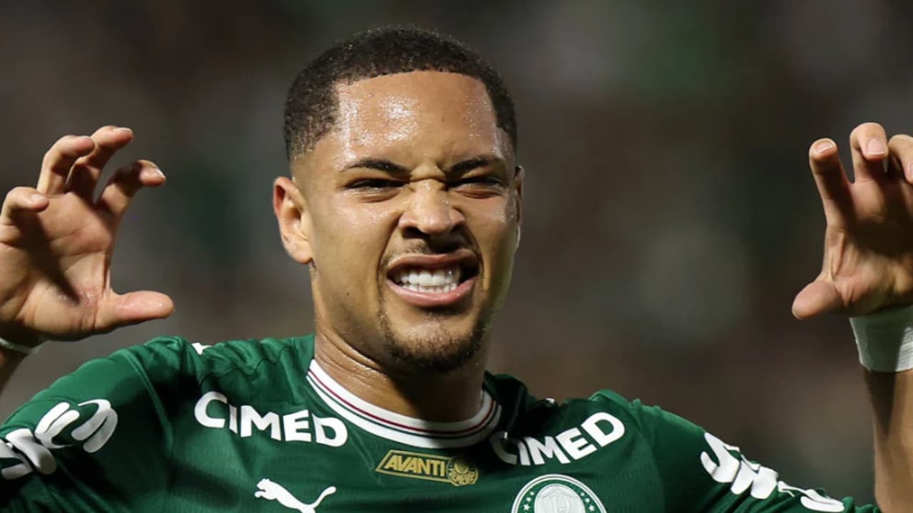 Vitor Roque acelera recuperação no Palmeiras e mira retorno após pausa da Copa