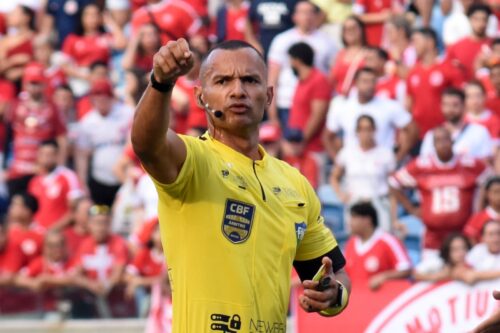 CBF confirma árbitros potiguares para final eletrizante entre Vitória e Fortaleza
