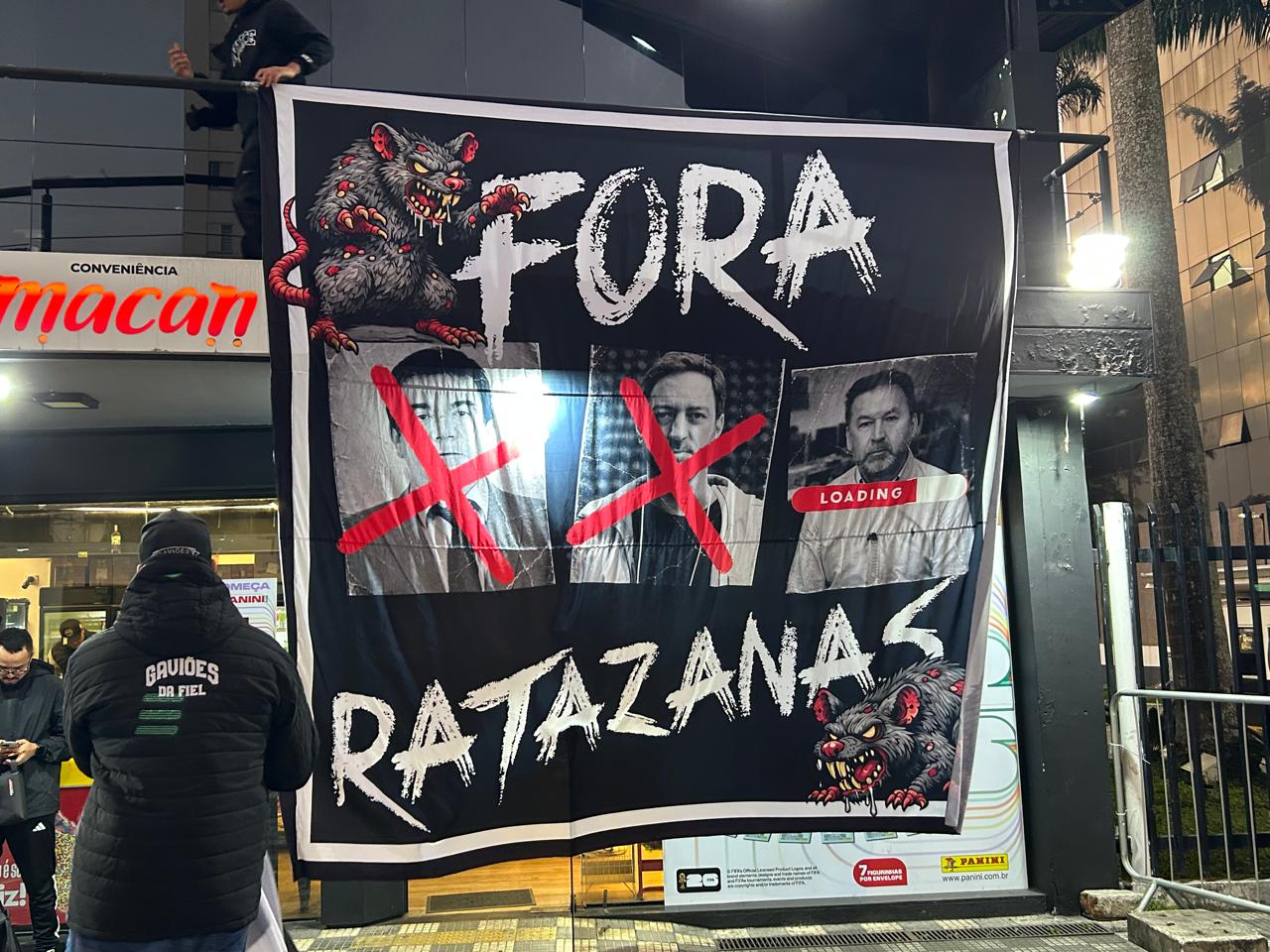Corinthians promove ‘limpa’ histórica e expulsa três ex-presidentes após pressão da torcida – imagem do artigo