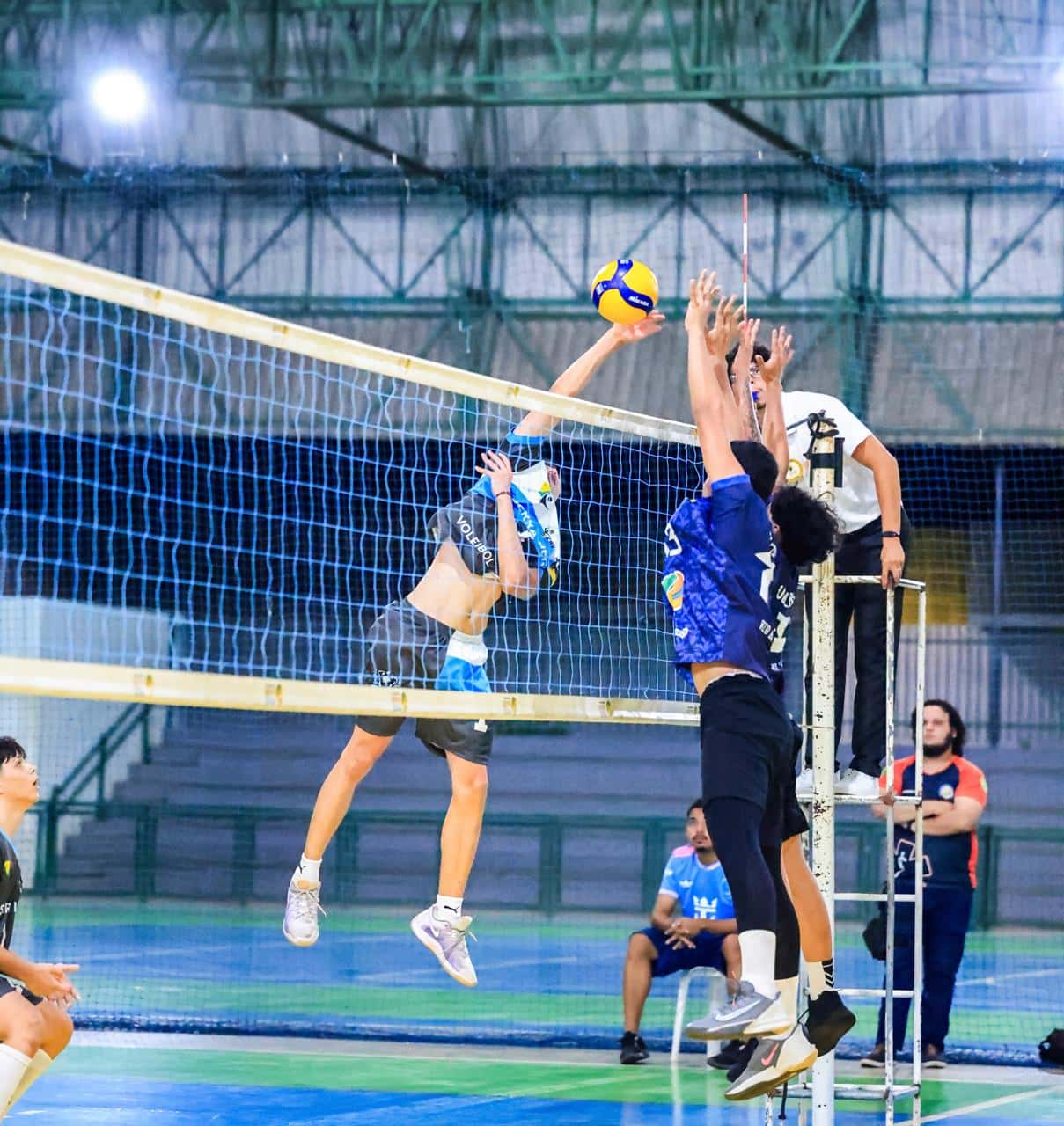Cruzeiro do Sul Recebe Campeonato Estadual de Voleibol com Duelo entre Masculino e Feminino