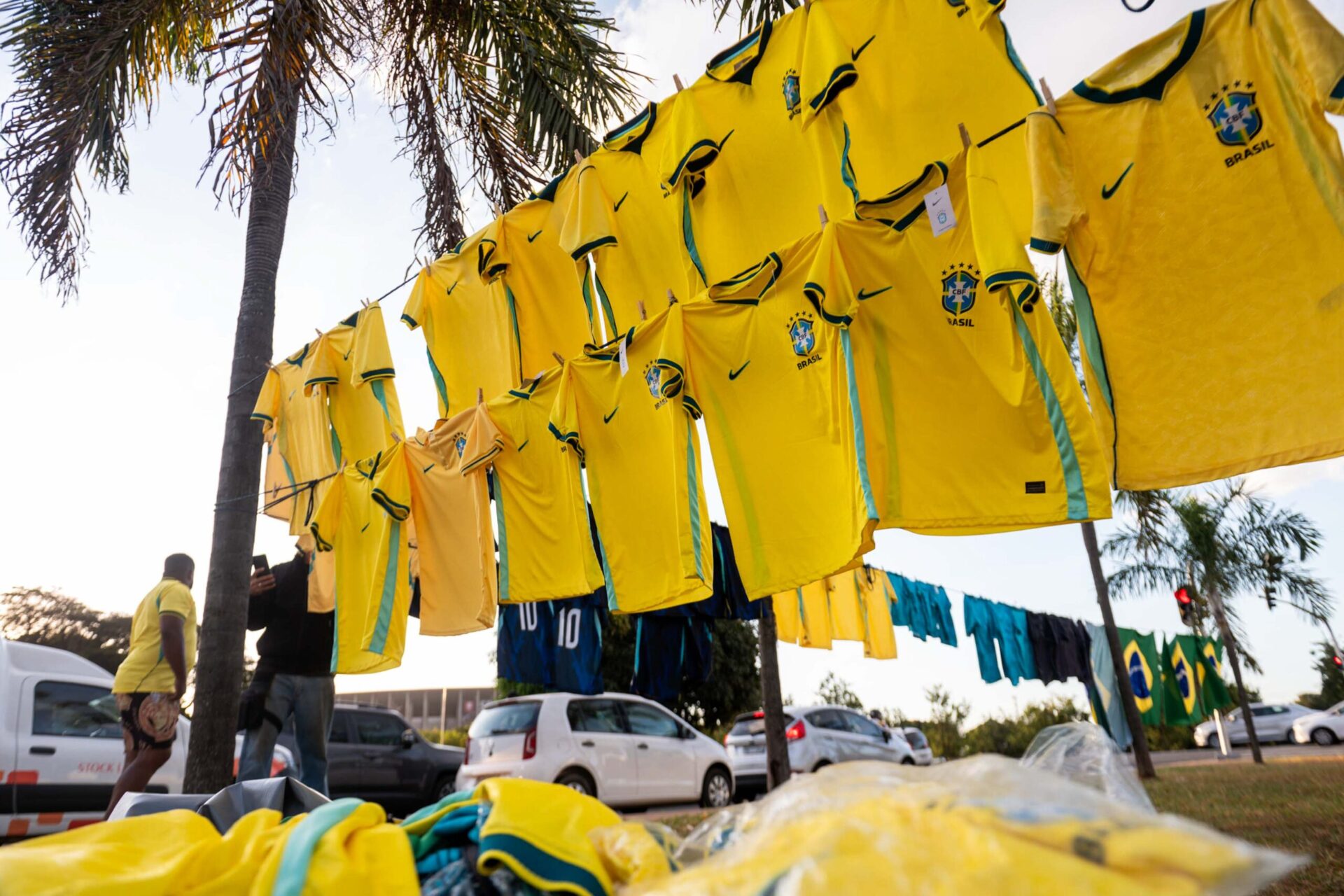 Copa do Mundo impulsiona vendas de produtos esportivos e aquece o mercado futebolístico