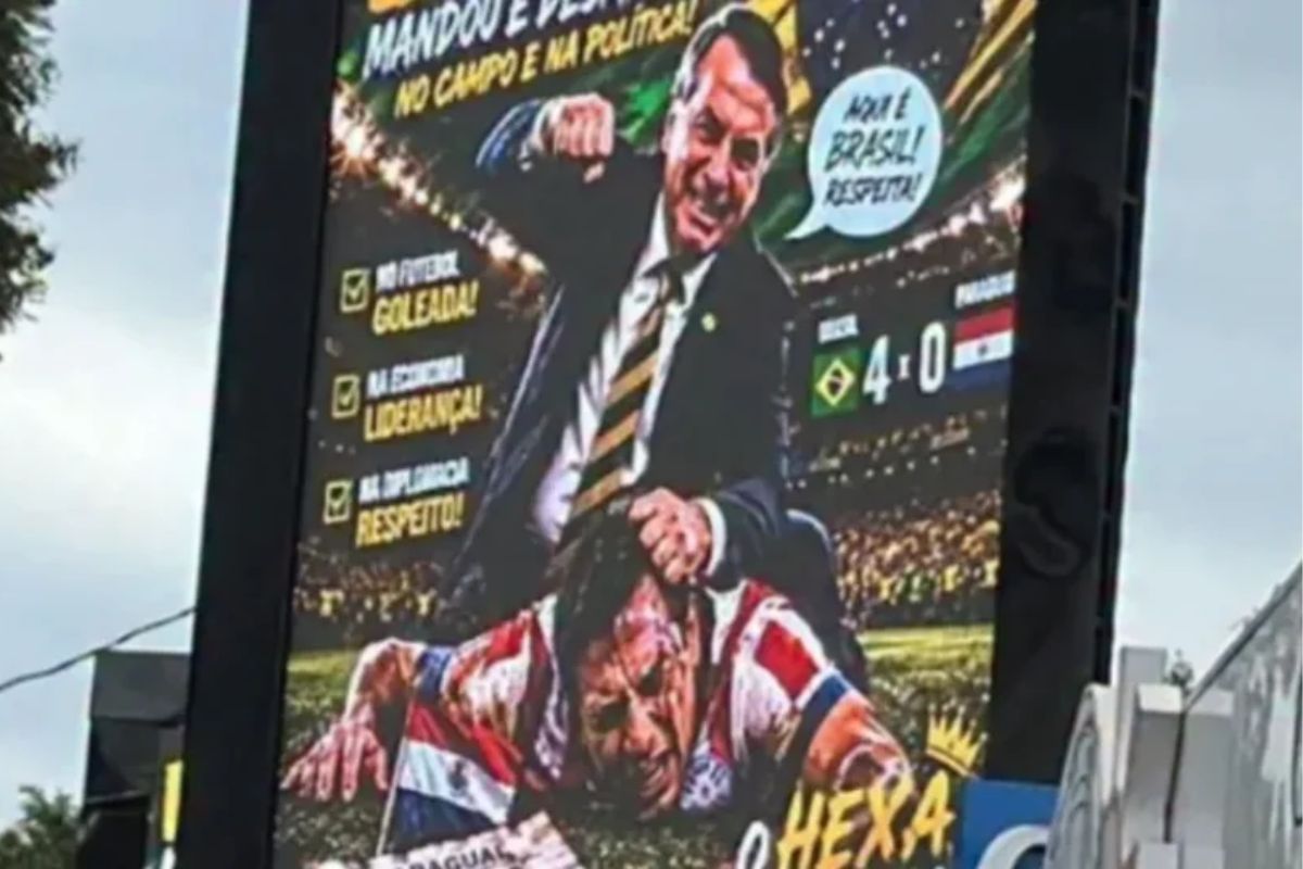 Polêmica em Ciudad del Este: Paraguai retira painéis com imagens de Jair Bolsonaro