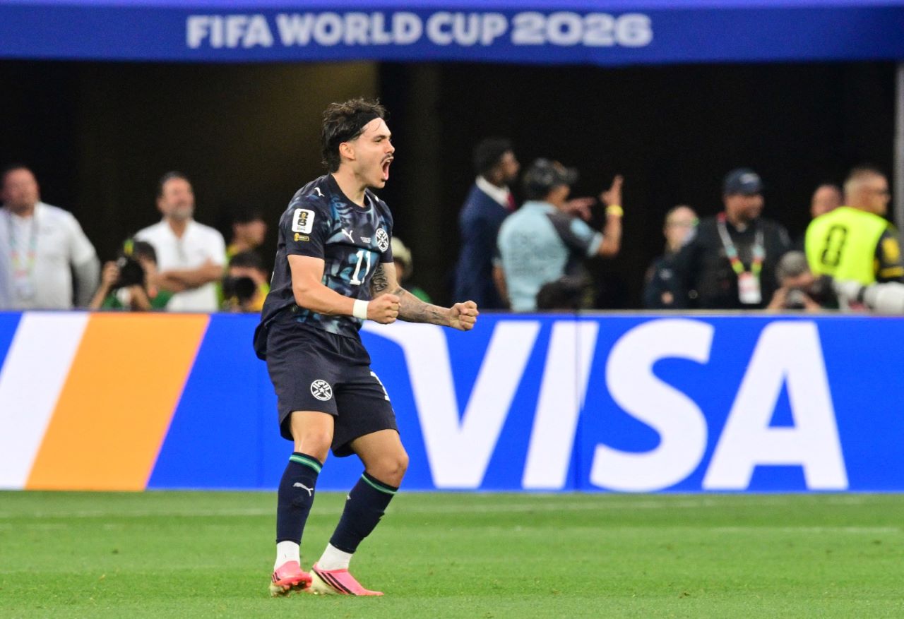 Ex-Cruzeiro Maurício brilha e marca na estreia do Paraguai na Copa do Mundo 2026